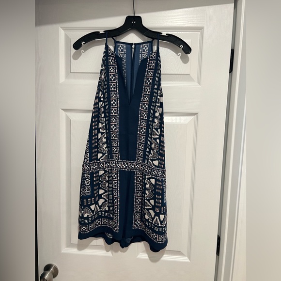 NEW BCBGMAXAZRIA STORMY BLUE COMBO TYRA SCARF PRINT ROMPER - Size Xsmall - Picture 9 of 12
